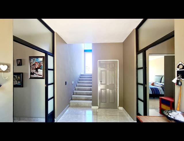 4 BEDROOM FREEHOLD FOR SALE IN SABLE HILLS